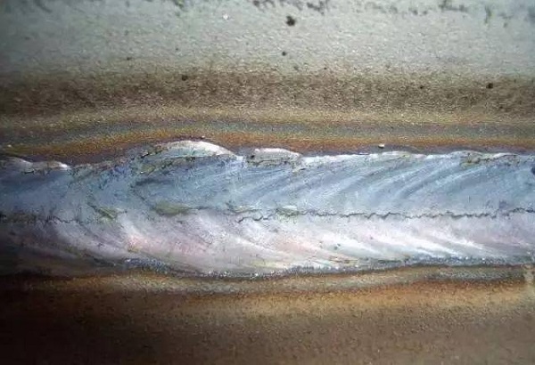 激光焊接機(jī)焊接時(shí)如何避免出現(xiàn)熱損傷區(qū)？