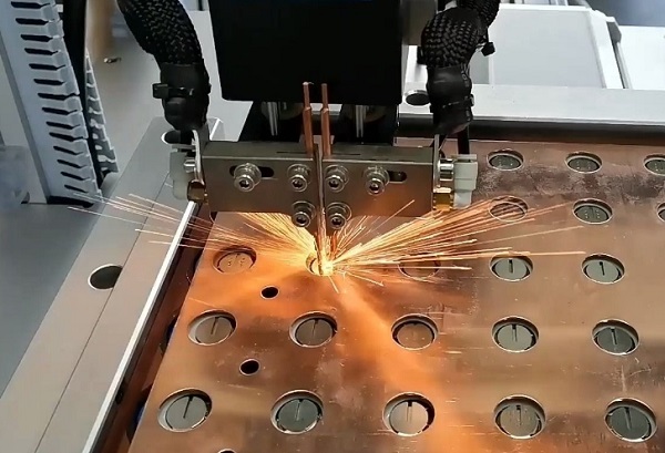 激光焊接機可以點焊鋰電池嗎？